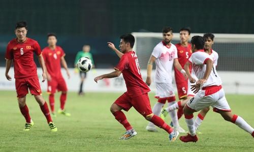 Trận đấu giữa Olympic Việt Nam và Bahrain tối 23/8. Ảnh: Đức Đồng.