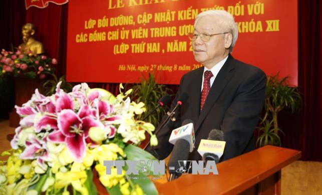 Tổng Bí thư Nguyễn Phú Trọng phát biểu khai giảng Lớp bồi dưỡng.