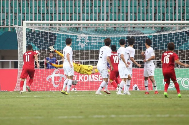 Pha sút phạt được xem là "siêu phẩm" của Minh Vương, đem lại bàn thắng cho Đội tuyển Olympic Việt Nam trong trận bán kết với đội Hàn Quốc chiều 29/8.