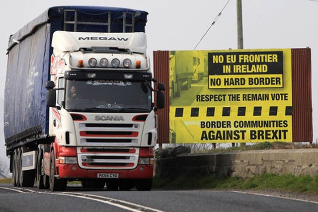Cộng hòa Ireland tới nay vẫn giữ lập trường về một đường biên giới mềm sau Brexit để tạo điều kiện lưu thông hàng hóa với Bắc Ireland.