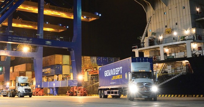 10 tháng đầu năm nay, khối lượng hàng hóa thông qua cảng biển đạt gần 431 triệu tấn.