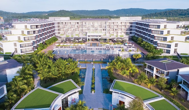 Sở hữu Khu tổ hợp du lịch Sonasea Villas & Resort, Tập đoàn CEO chính là đầu tàu kéo khu vực trung tâm Đảo Ngọc phát triển.