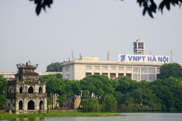 Tòa nhà Bưu điện Hà Nội bị đổi tên thành VNPT Hà Nội.