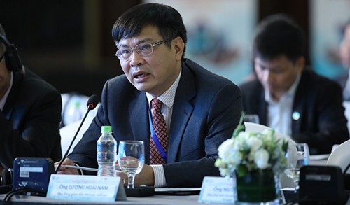 Ông Lương Hoài Nam, Phó tổng giám đốc Vietstar Airlines tại Diễn đàn ngày 5/12. Ảnh: Ngọc Thành.
