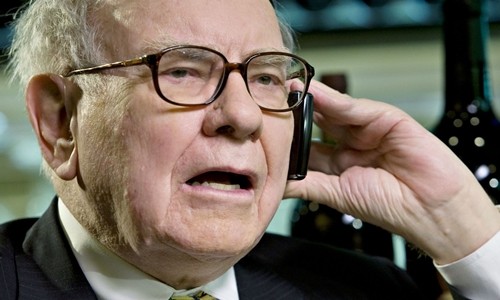 Tỷ phú đầu tư Warren Buffett trong một cuộc phỏng vấn năm 2008. Ảnh: AFP.