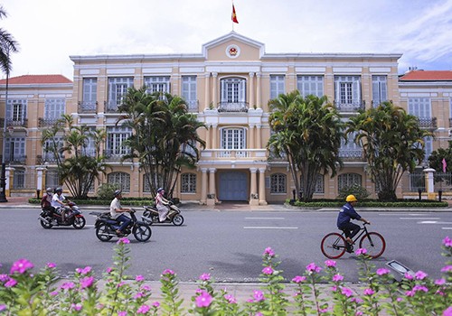 Sau khi hợp nhất ba văn phòng, tòa nhà cổ 100 tuổi đang làm trụ sở HĐND sẽ được chuyển giao để làm Bảo tàng lịch sử Đà Nẵng. Ảnh: Nguyễn Đông.