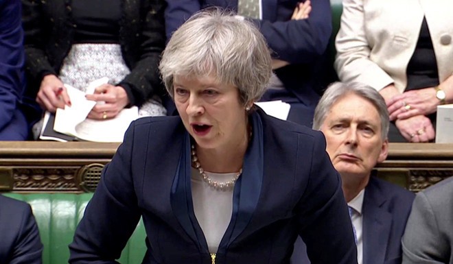Thủ tướng Anh Theresa May phát biểu tại quốc hội sau cuộc bỏ phiếu hôm 15/1. Ảnh:Reuters.
