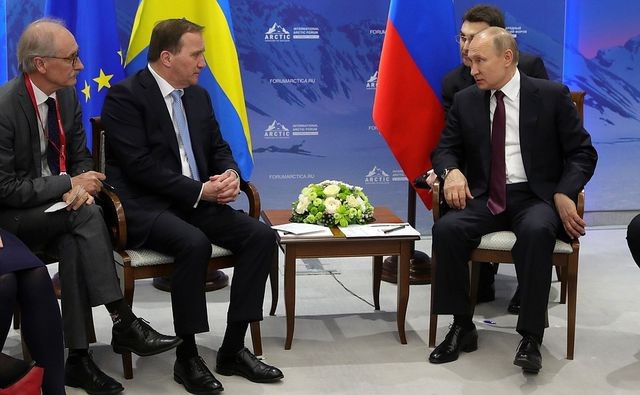 Tổng thống Nga Vladimir Putin đã có cuộc gặp với Thủ tướng Thụy Điển Stefan Leven ngày 9/4. (Ảnh:  Kremlin).