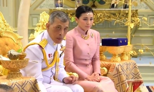 Lễ sắc phong nữ tướng thành Hoàng hậu Thái Lan