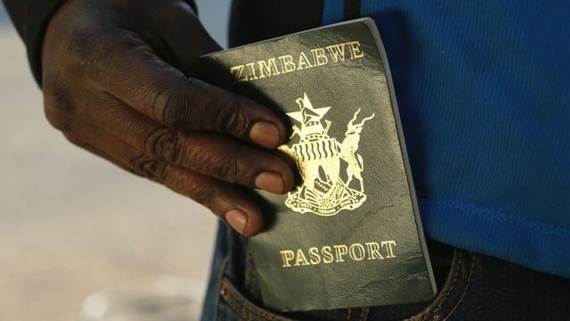 Người dân Zimbabwe mất không dưới một năm để được cấp hộ chiếu.