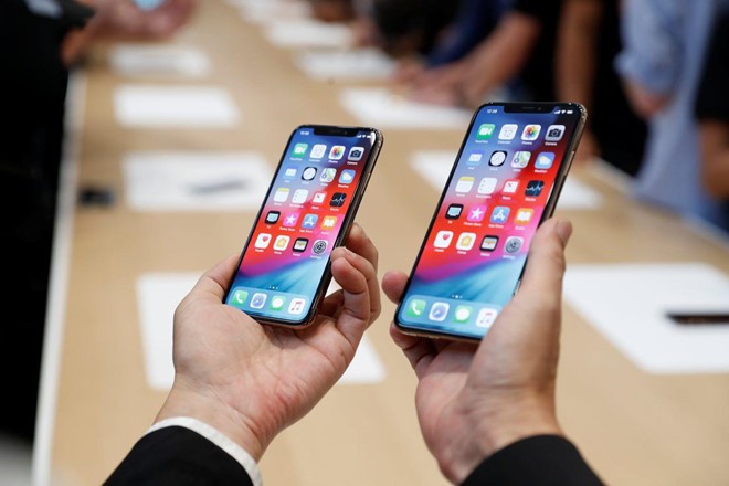 Doanh thu của iPhone sụt giảm nhưng Apple vẫn có tình hình kinh doanh quý III đạt kỷ lục. Ảnh: Reuters.