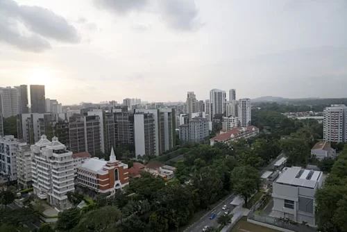 Nhà giàu Singapore tích cực mua nhà cho con để né thuế