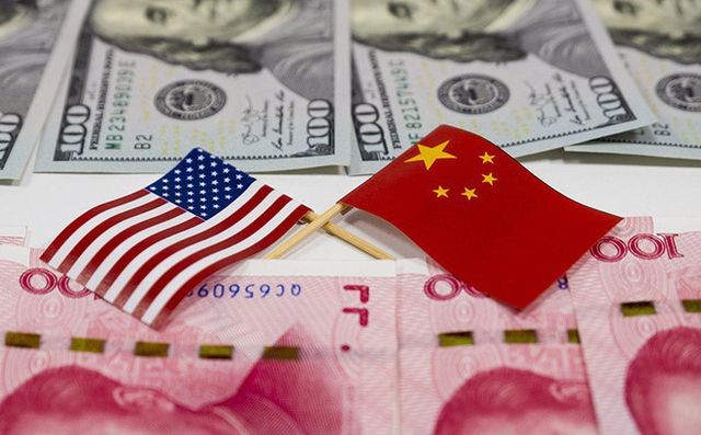 Cuộc chiến thương mại Mỹ-Trung bước vào giai đoạn nguy hiểm sau khi Trung Quốc hạ giá đồng Nhân dân tệ. (Ảnh: China Briefing).