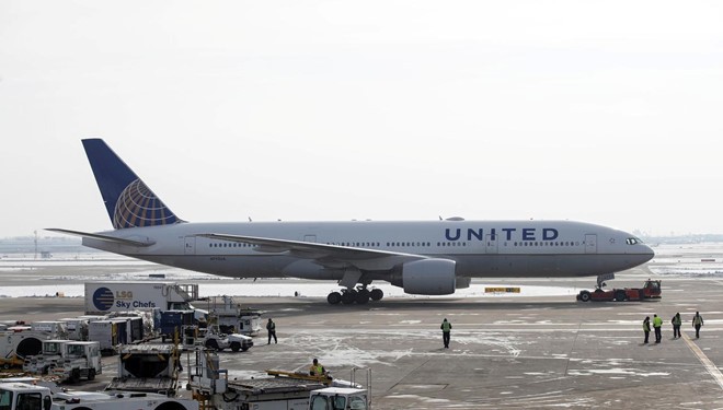 Hãng hàng không United Airlines vừa vướng sự cố phi công say xỉn
Reuters.