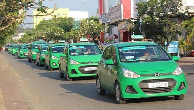 Taxi truyền thống muốn chuyển đổi thành xe hợp đồng điện tử