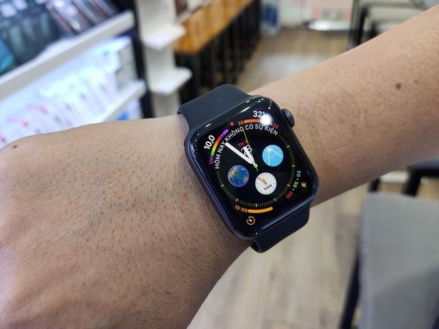 Apple Watch đang bán chạy tại Việt Nam.