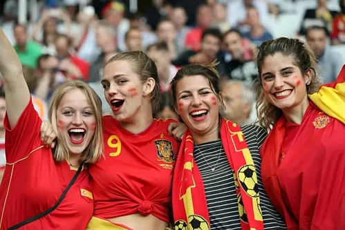 Bóng đá Tây Ban Nha thu hút đông đảo người hâm mộ trên khắp thế giới. Ảnh:Novi.