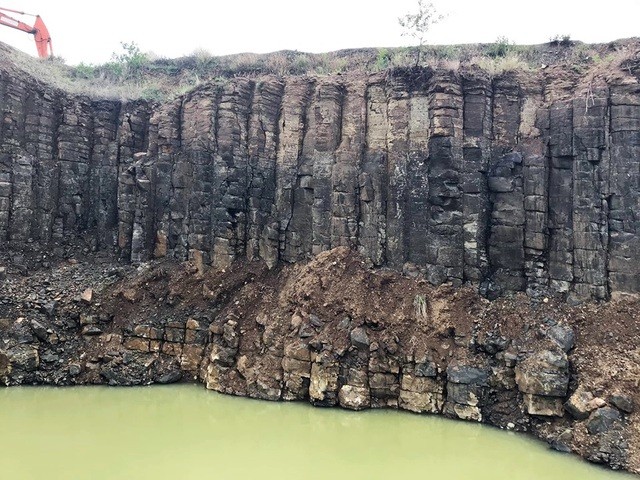 Nhiều vách đá tương tự danh thắng Gành Đá Đĩa mới được phát hiện tại Phú Yên