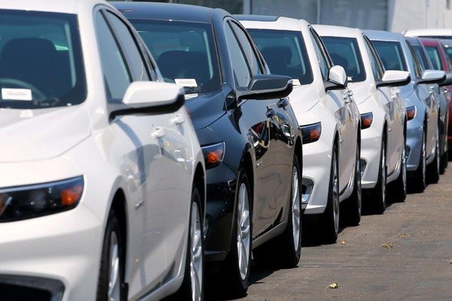 Bước sang tháng 10, thị trường ô tô liên tiếp giảm giá chưa từng có.