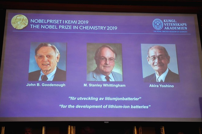 3 nhà khoa học John B. Goodenough, M. Stanley Whittingham và Akira Yoshino được trao giải Nobel Hóa học năm 2019 (Ảnh: AP).