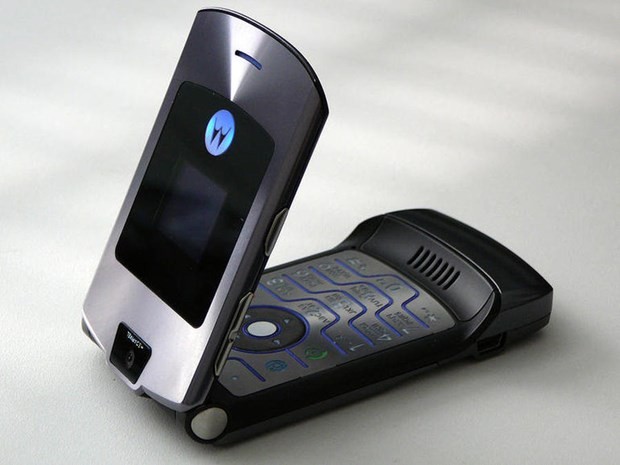 Chiếc Motorola Razr đời đầu. (Nguồn: zdnet.com).