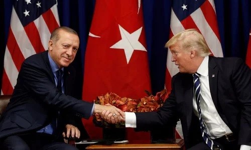 Erdogan (trái) gặp Trump tại New York hôm 21/9. Ảnh: Reuters.