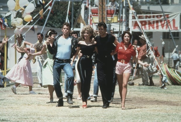 Bộ trang phục nữ diễn viên Olivia Newton-John (trong vai Sandy) diện trong phân cảnh nhảy đôi với nam diễn viên John Travolta (vai Danny). (Nguồn: Getty Images).
