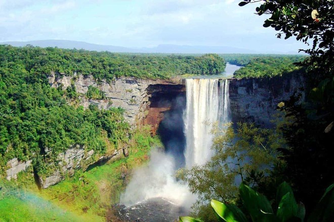 Là quốc gia nhỏ thứ ba ở Nam Mỹ, Guyana rất ít được biết đến. Đây là đất nước duy nhất ở Nam Mỹ mà người dân nói tiếng Anh.