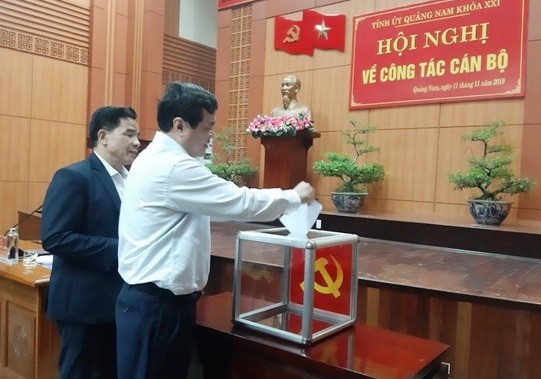 Các đại biểu đã bầu đồng chí Lê Trí Thanh giữ chức Phó Bí thư Tỉnh ủy Quảng Nam.