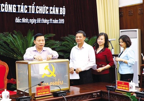 Ban Chấp hành Tỉnh ủy Bắc Ninh bầu bổ sung chức danh Phó Bí thư Tỉnh ủy nhiệm kỳ 2015-2020 đối với các đồng chí Nguyễn Hương Giang và Nguyễn Quốc Chung. 