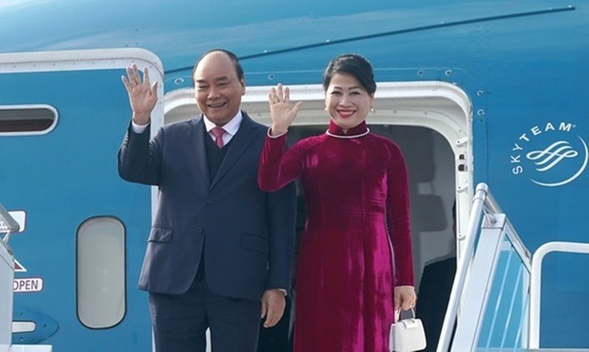 Thủ tướng Nguyễn Xuân Phúc và Phu nhân tại Busan, Hàn Quốc, ngày 24/11. Ảnh: Chinhphu.vn.
