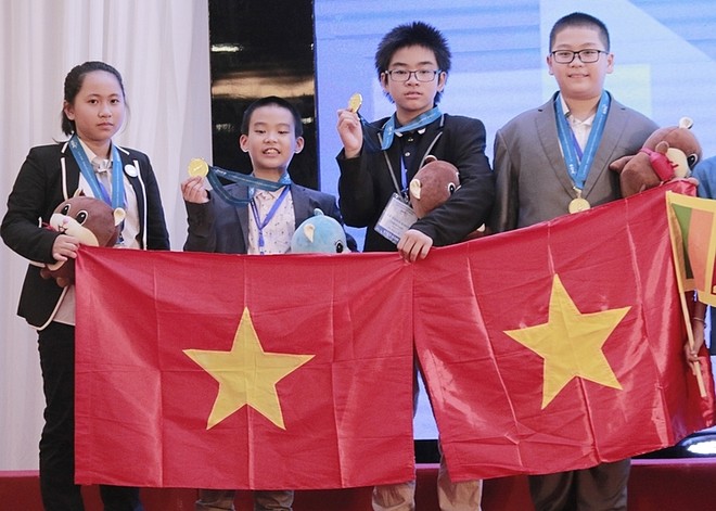 Học sinh Việt Nam giành huy chương vàng Khoa học tại IMSO 2019, chiều 30/11. Ảnh: Thanh Hằng