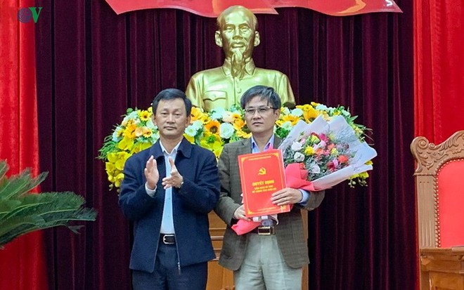 Trao quyết định của Ban Bí thư chỉ định ông Nguyễn Xuân Phước tham gia Ủy viên Ban chấp hành Đảng bộ tỉnh Gia Lai nhiệm kỳ 2015-2020.