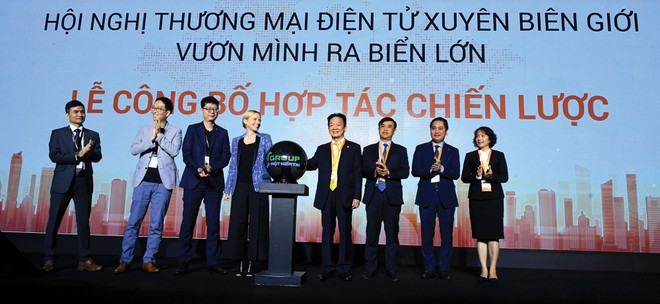 Amazon chính thức gia nhập thị trường Việt Nam, hợp tác với T&T Group và Ngân hàng SHB thúc đẩy phát triển thương mại điện tử.