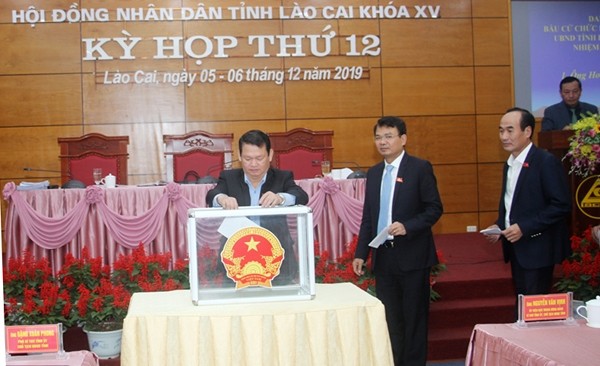 Thủ tướng phê chuẩn nhân sự UBND tỉnh Lào Cai và Hưng Yên