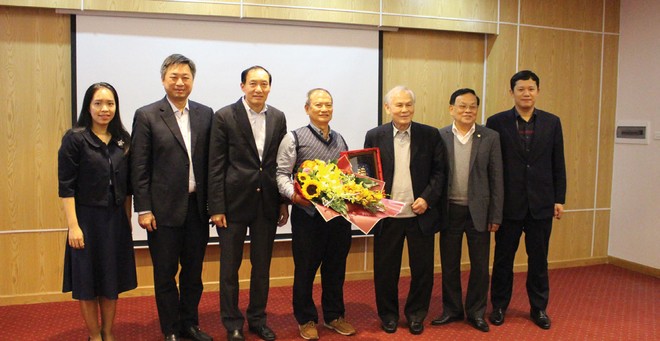 Năm 2020, Ban lãnh đạo VASB bổ sung nhân sự mới là ông Trịnh Hoài Giang, Phó tổng giám đốc HSC.