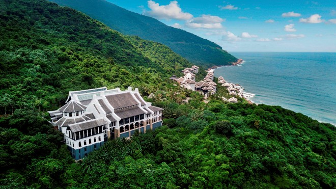 InterContinental Danang Sun Peninsula Resort do Sun Group đầu tư xây dựng nhận nhiều giải thưởng danh giá quốc tế.