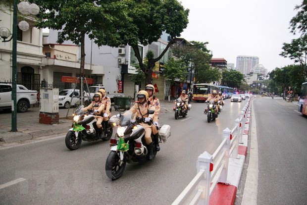 Lực lượng cảnh sát giao thông ra quân dịp Năm mới Canh Tý 2020. (Ảnh: TTXVN).