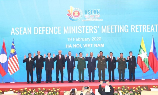Trưởng đoàn Quốc phòng các nước ASEAN chụp ảnh chung tại Hội nghị hẹp Bộ trưởng Quốc phòng các nước ASEAN (ADMM).