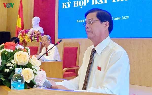 Ông Nguyễn Tấn Tuân, Phó Bí thư Thường trực Tỉnh ủy, Chủ tịch HĐND tỉnh Khánh Hòa được bầu giữ chức Chủ tịch UBND tỉnh Khánh Hòa.