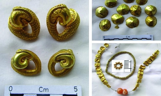 Những đồ trang sức bằng vàng được chế tác công phu. Ảnh: Ancient Origins.