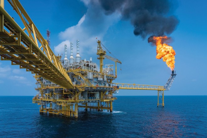 Cổ phiếu dầu khí chờ tín hiệu từ giá dầu
