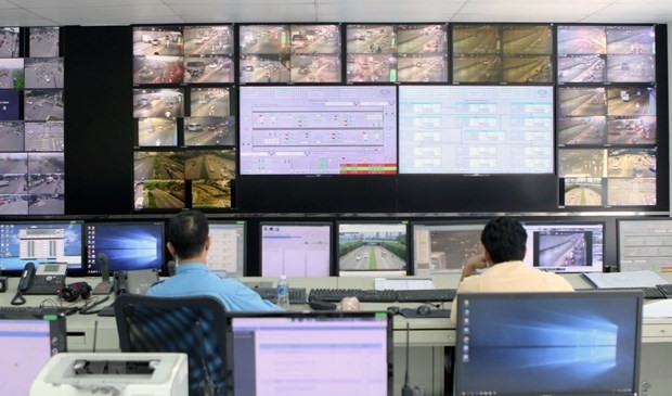 Hệ thống quản lý giao thông thông minh của Trung tâm Giám sát và điều khiển giao thông đặt tại Trung tâm Quản lý đường hầm sông Sài Gòn (Sở Giao thông Vận tải Thành phố Hồ Chí Minh). (Ảnh: Tiến Lực/TTXVN).
