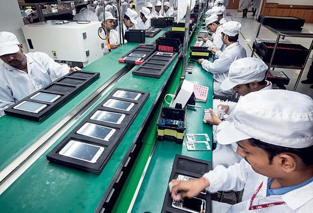 Nhà máy của Samsung tại Noida là nhà máy sản xuất smartphone lớn nhất thế giới.
