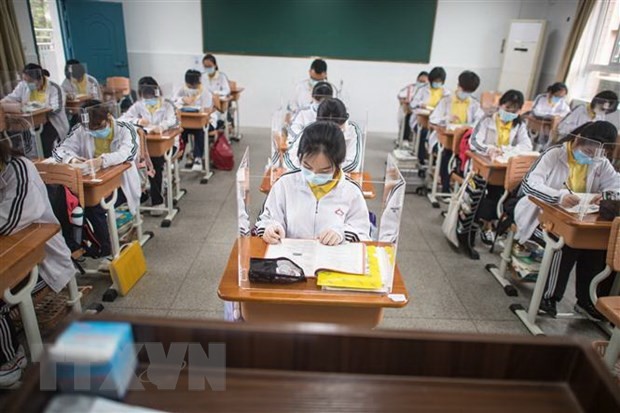 Học sinh tại một trường học ở Vũ Hán, tỉnh Hồ Bắc, Trung Quốc. (Ảnh: THX/TTXVN).