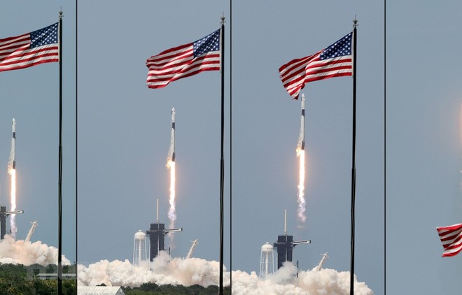 Tên lửa đẩy Falcon 9 mang theo tàu vũ trụ Crew Dragon của Tập đoàn SpaceX rời bệ phóng tại Trung tâm vũ trụ Kennedy ở Florida, Mỹ ngày 30/5/2020. (Ảnh: AFP/TTXVN).