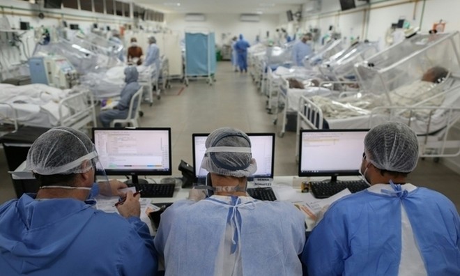 Phòng chăm sóc tích cực bệnh nhân Covid-19 tại bệnh viện ở Manaus, Brazil, ngày 20/5. Ảnh:Reuters.