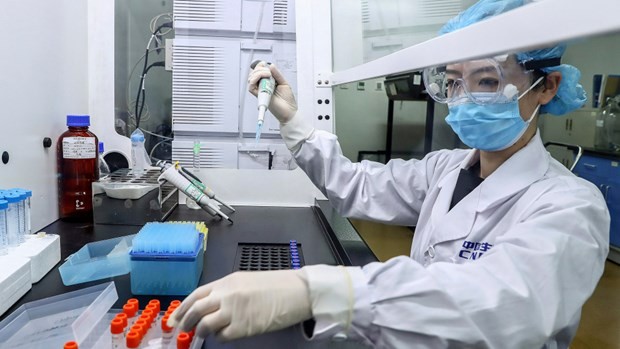 Phòng thí nghiệm nghiên cứu vắcxin của Sinopharm ở Bắc Kinh. (Ảnh: THX/AP).