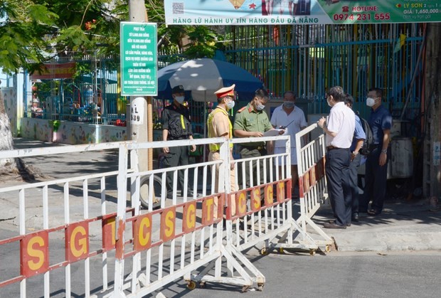 Lập chốt phong tỏa tại Đà Nẵng để phòng chống dịch. (Ảnh: Quốc Dũng/TTXVN).