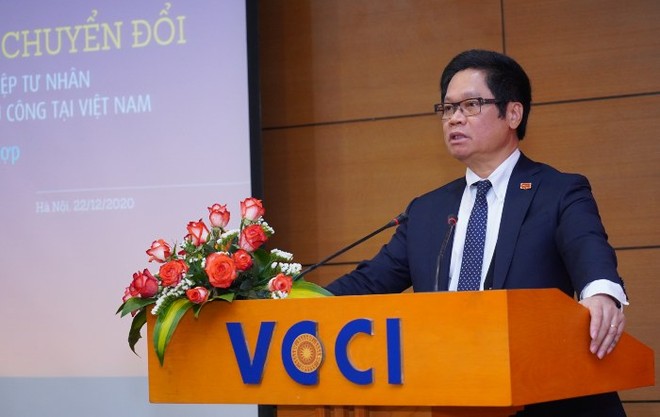 Chủ tịch VCCI Vũ Tiến Lộc tại Hội thảo công bố báo cáo "Hành trình chuyển đổi: Vai trò của doanh nghiệp tư nhân trong cung cấp dịchvụ công tại Việt Nam".